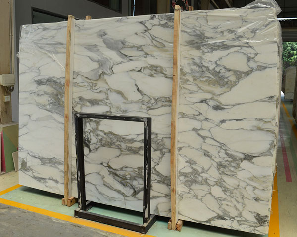 Italian gold vein calacatta oro marble slab