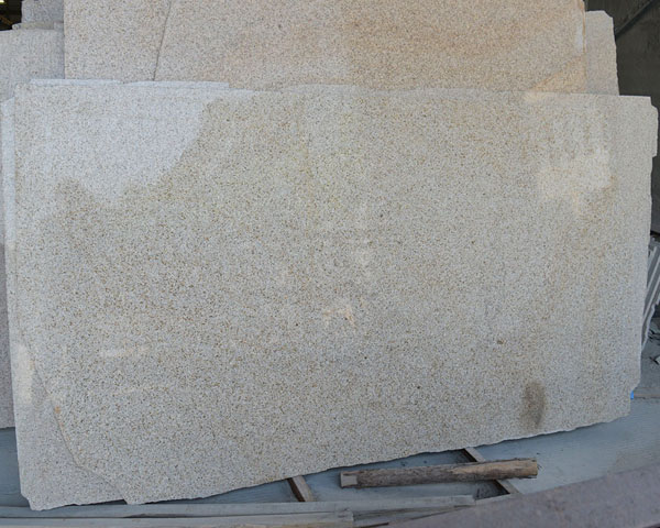 Shandong G682 rust golden yellow granite stone